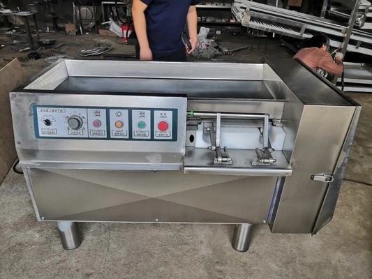 Легко-до- 3kw замороженное мясо Dicer птицеводческой режущей машины для индивидуальной обработки мяса